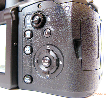 Fujifilm S100FS: jde zrcadlovkám po krku