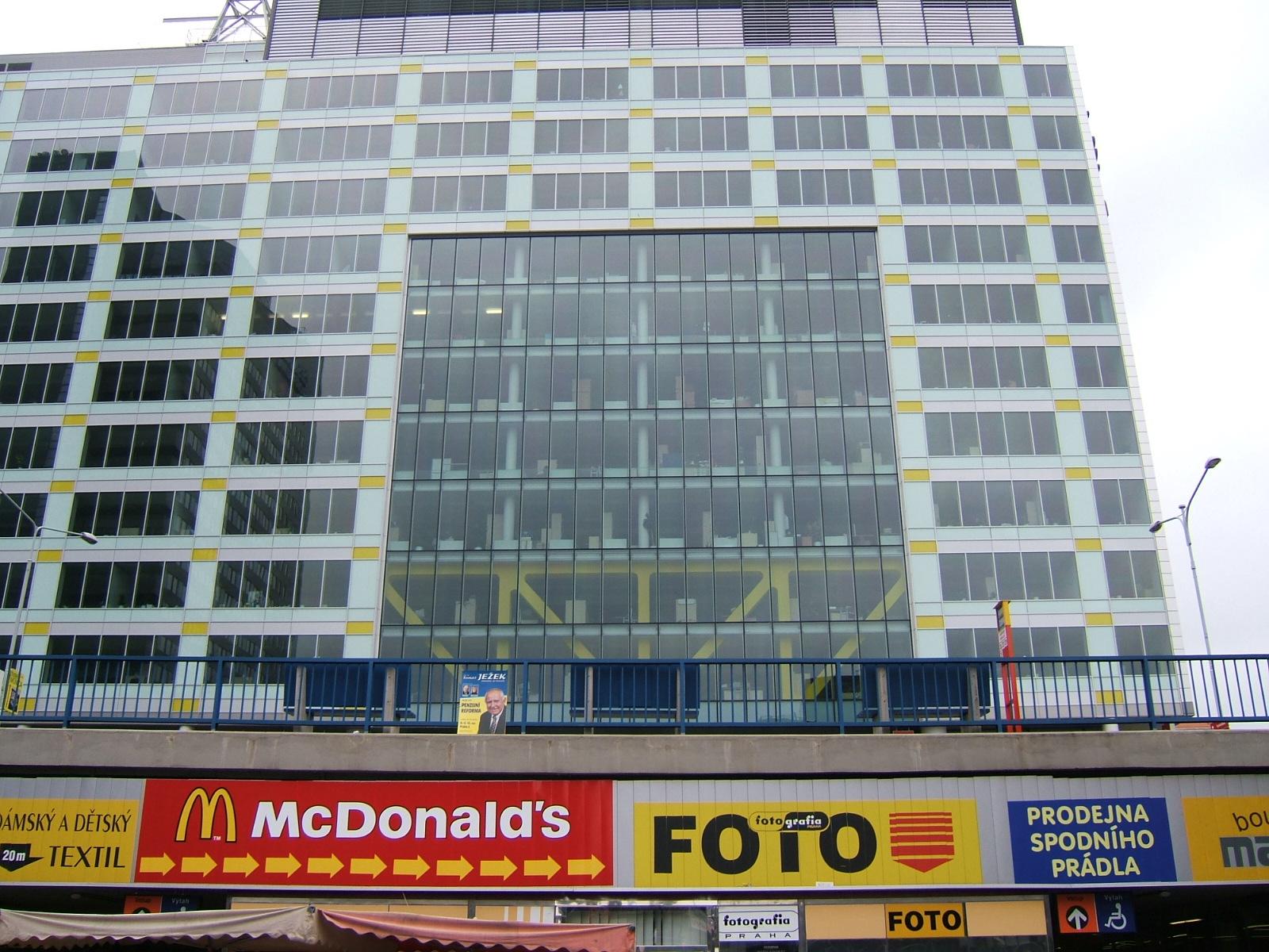 FinePix F810: použitelných 12 milionů a málo šumu