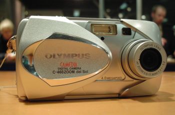 CeBIT 2004: Tři kompakty od Olympusu mají premiéru