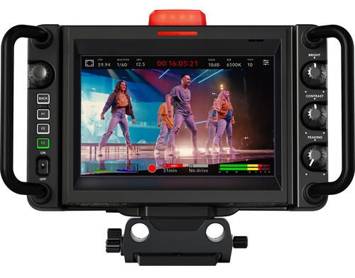 Blackmagic Studio Camera 4K: 4/3" čip i 7" displej