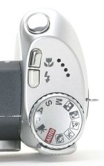 DiMAGE Z1: Rychlá a originálně tvarovaná zrcadlovka