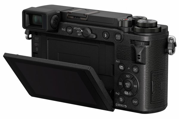 Panasonic uvedl Lumix GX9 s polohovatelným EVF a lepší závěrkou
