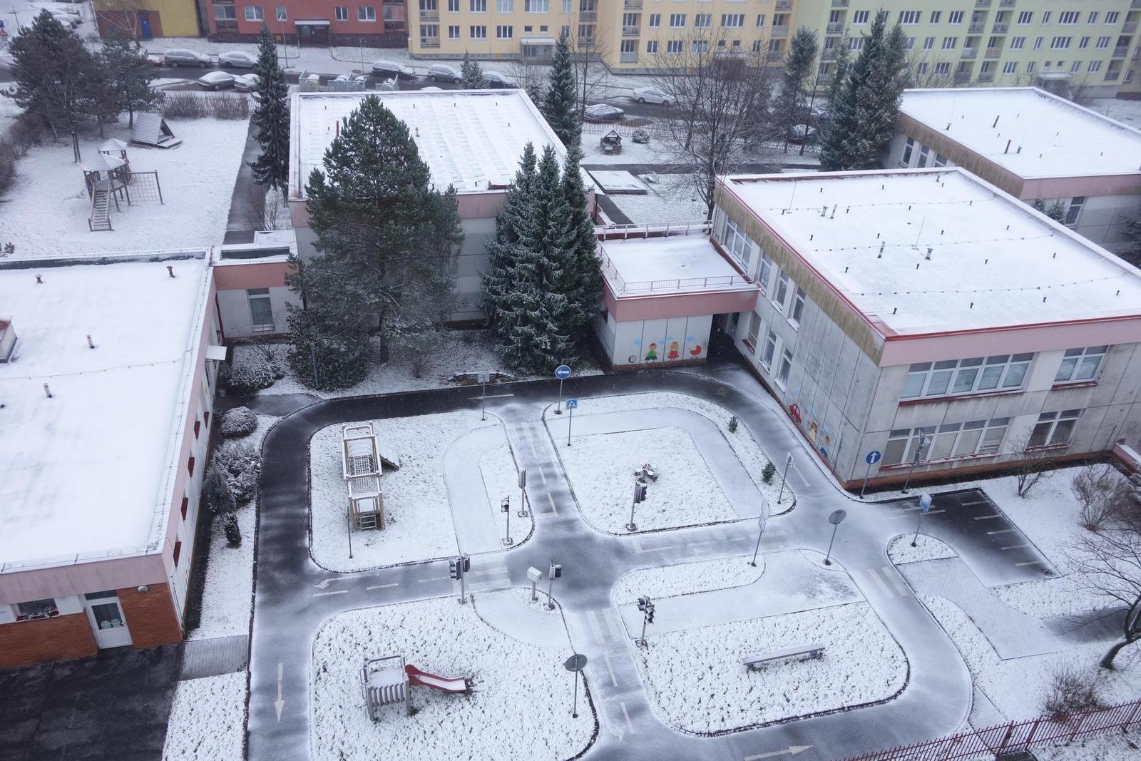 DSLR vs kompakt: Canon EOS 1200D s 18-55mm, Sony RX100