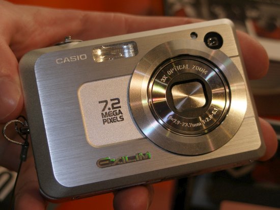 CeBIT 2005: Casio EXILIM EX-Z750
