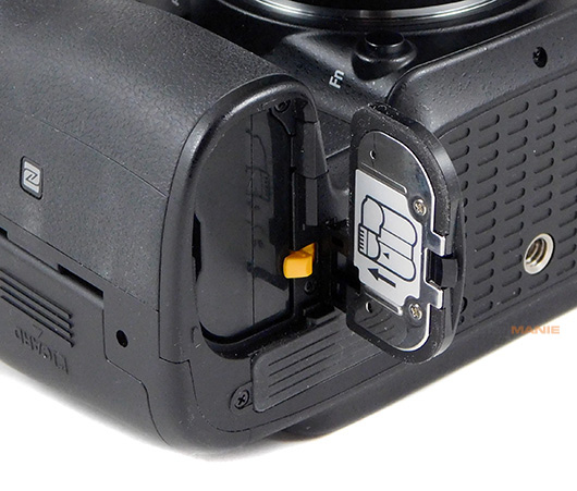 Nikon D7200: přesvědčivé zrcadlo