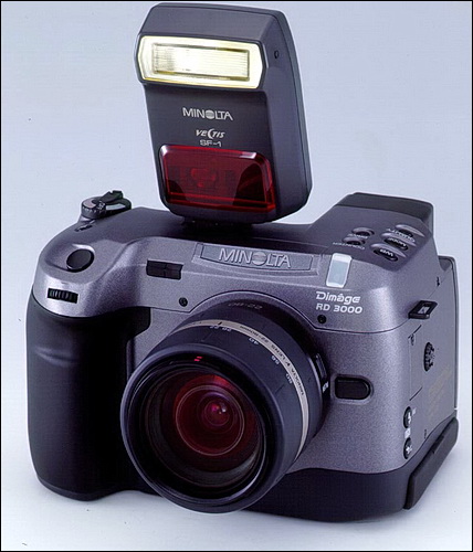 Zrcadla minulosti: historie Sony DSLR