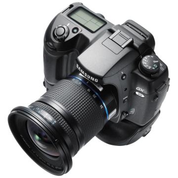 Novinky u Samsungu - zrcadlovka i elegantní kompakt