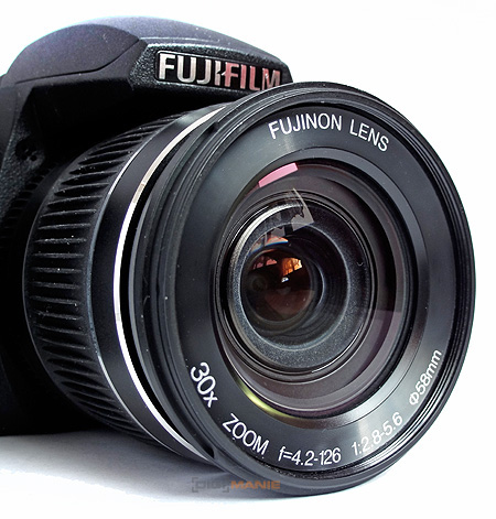 Fujifilm FinePix HS10: ultrazoom roku?
