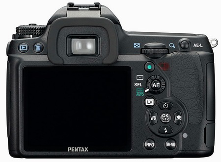Pentax přichází s novou DSLR střední třídy K-7