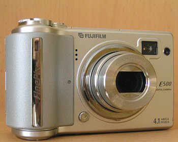 FinePix E500: robustní kapesní čtyřmegapixel