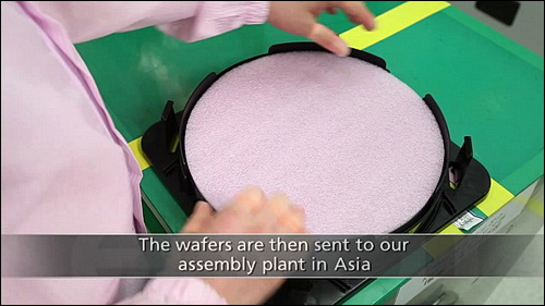 Výroba paměťových karet u Lexaru