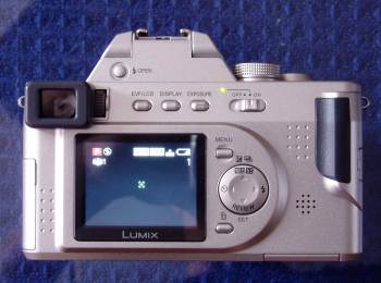 Panasonic Lumix DMC–FZ10: Vlajková loď s optikou Leica