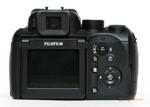Fujifilm S100FS: jde zrcadlovkám po krku