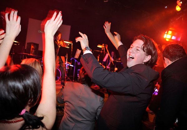 Ejhle člověk 25: Společenské události