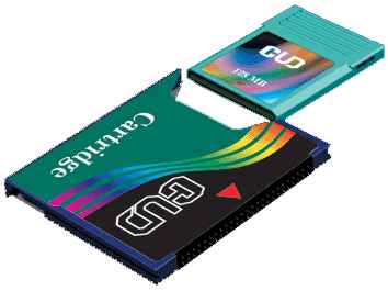 Disk kompatibilní s kartou Compact Flash, ale s rychlejším přenosem