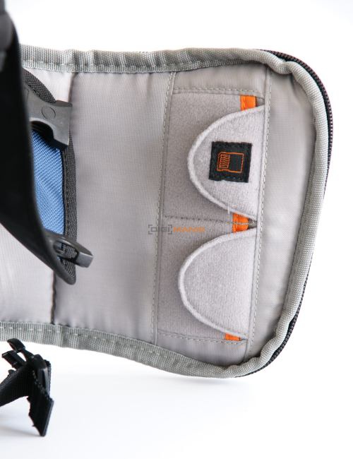 Fotobatoh Lowepro Fastpack 100 pod lupou