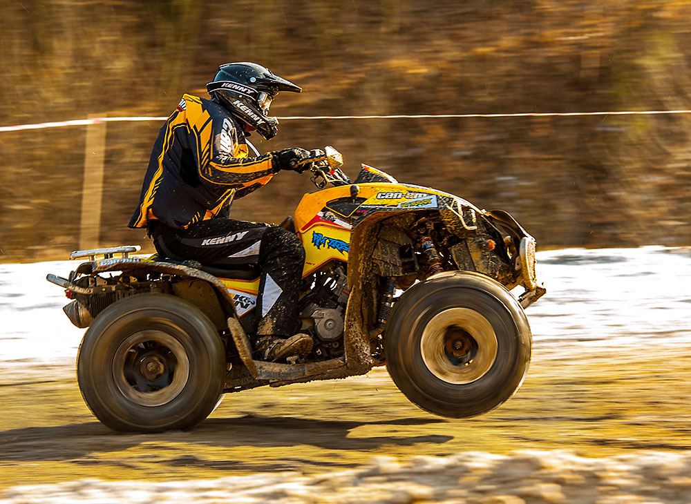 Foto okolo kol 11: Prach a bláto