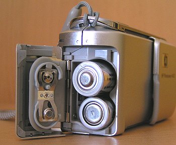 M22: odolný drobeček s fixním ohniskem