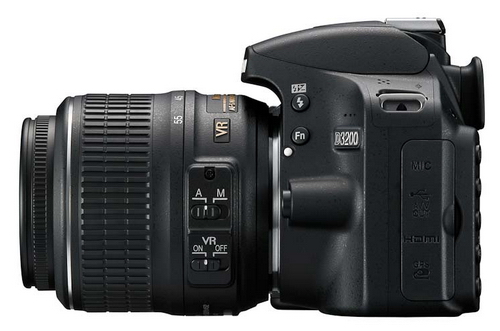 Nikon D3200, low-endová zrcadlovka s 24MPx čipem