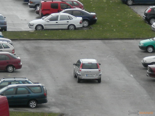 Nikon Coolpix S1100pj: kino v kompaktu