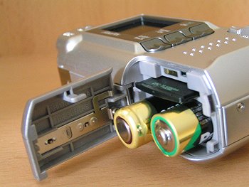 FinePix A340: funkčně minimalistický čtyřmegapixel