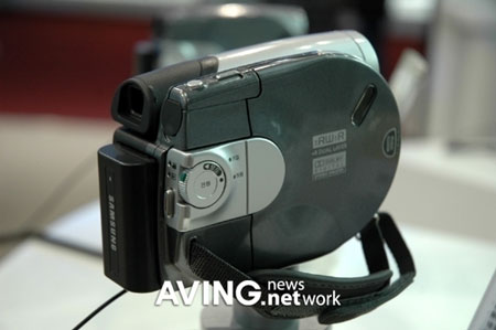 Samsung uvádí dual layer VM-DC560