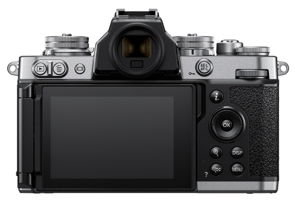 Retro Nikon Z Fc dostává 20MPx snímač a stylový design