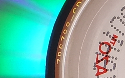 Fujifilm FinePix F300EXR: klame tělem