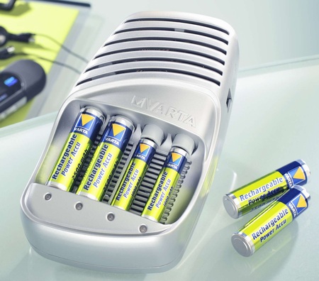Varta přináší rychlou nabíječku baterií