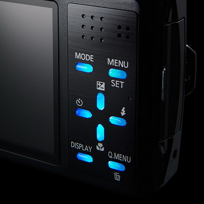 Nový kompakt Panasonic Lumix FP8 s interním objektivem