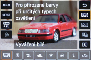 Canon EOS M: první pokus
