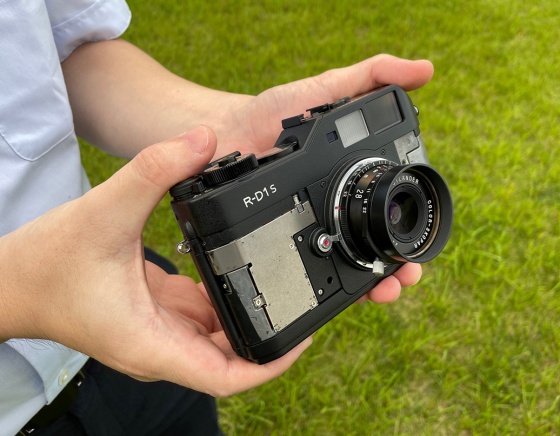 Epson našel ve skladu 30 zapomenutých dálkoměrů R-D1s, získají je fanoušci