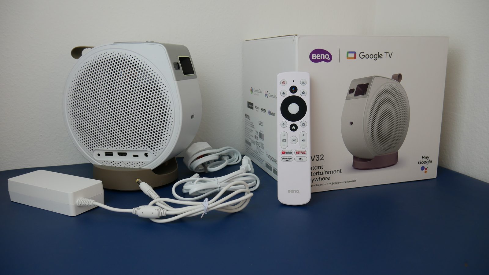Recenze projektoru BenQ GV32: Domácí kino z pohodlí postele