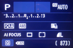 Canon EOS 700D: dotykový hybrid