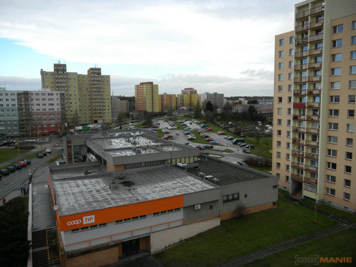 Nikon Coolpix S1100pj: kino v kompaktu