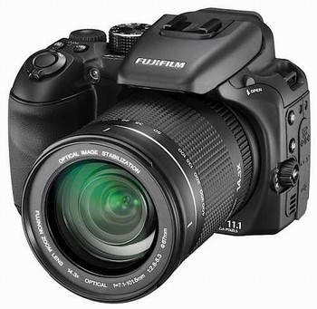 Fujifilm FinePix S100FS: kompakt nebo zrcadlovka?