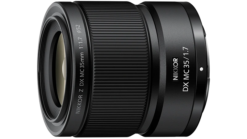 Objektiv Nikkor Z DX MC 35mm f/1.7 přináší vysoké 0,67× zvětšení