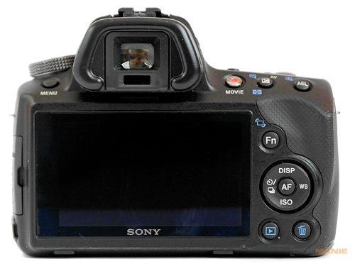 Sony Alpha SLT-A35: úspěšně proti zrcadlovkám