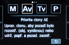 Canon EOS M: první pokus