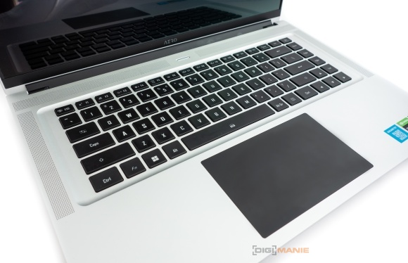 Gigabyte Aero 16 XE5: s panelem AMOLED nejen na práci