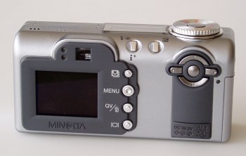 Minolta DiMAGE F300: Pět milionů v kapse!