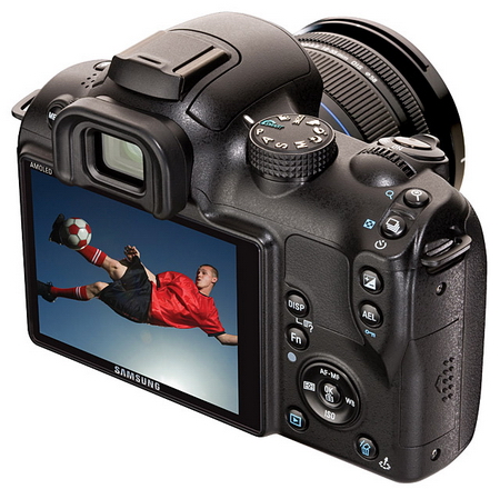 Samsung uvádí NX10: kompakt s výměnnými objektivy