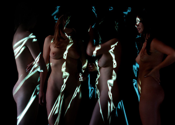 Akta o aktu 18: Výhody a obtíže práce v ateliéru