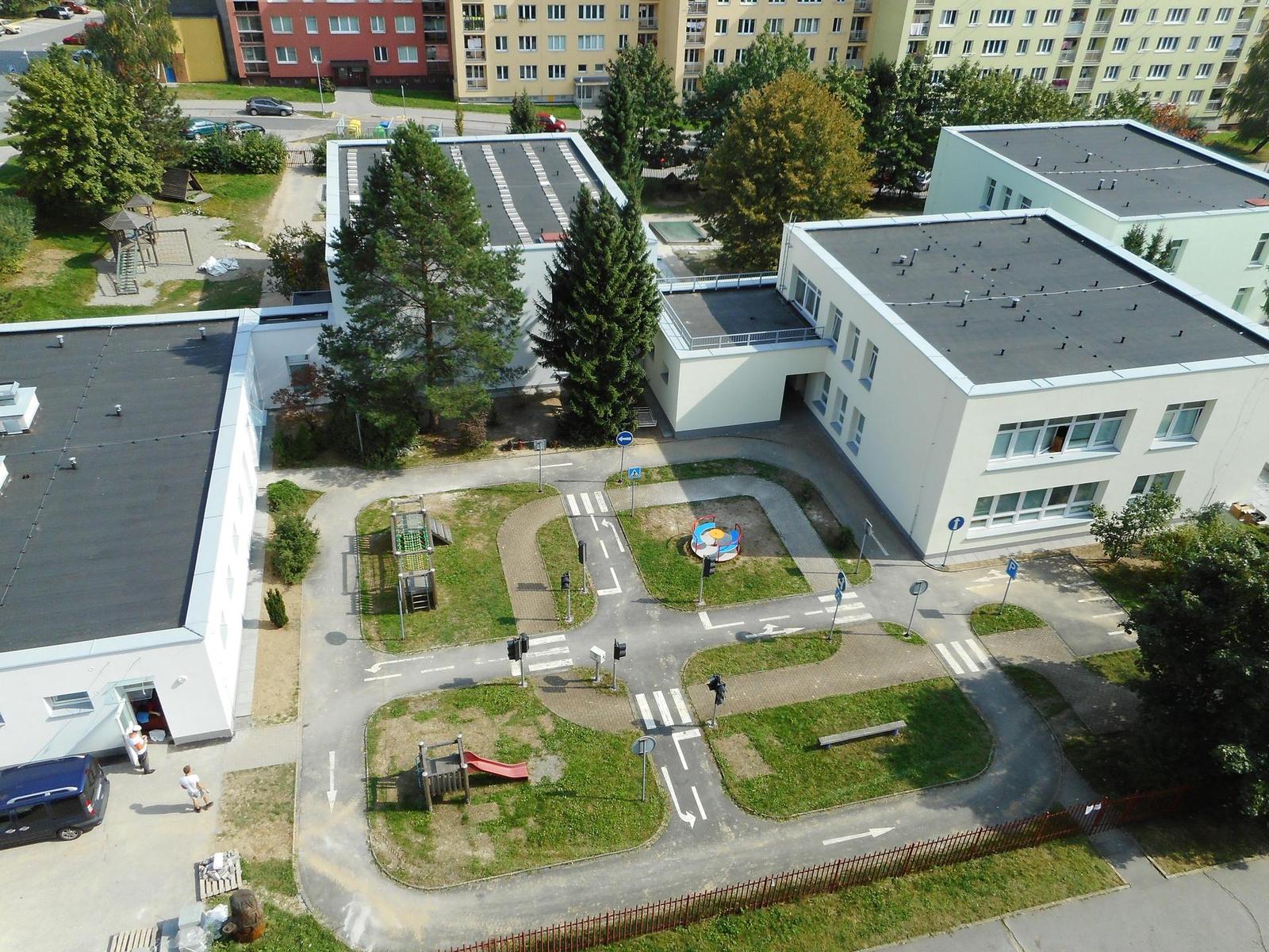 Kompakt nebo smartphone? Co za 4500 Kč fotí lépe?