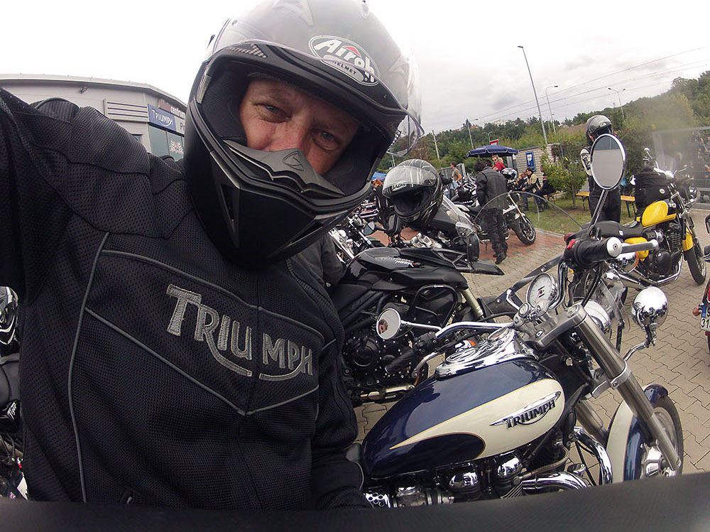 Foto okolo kol 13: Odolné kamery a pár zbytečných apelů