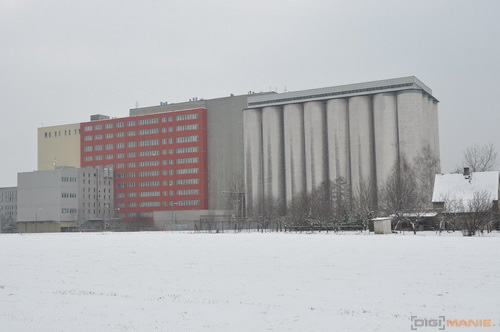 Dva objektivy nebo jeden ultrazoom?