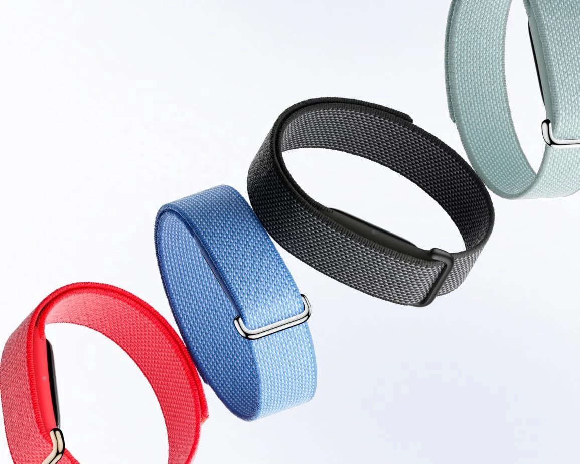 Google mění Fitbit a uvádí miniaturní náramek bez displeje a s AI