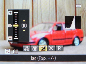 Nikon Coolpix S8200: kapesní mikroskop