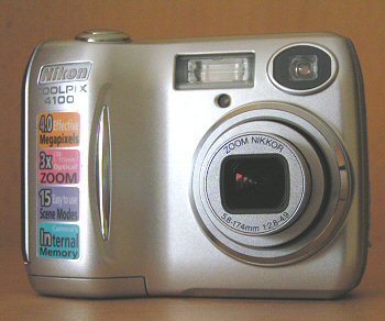 Coolpix 4100: malý automat
