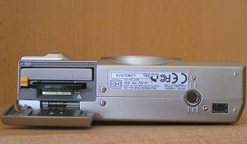 FinePix F710: krasavec s širokoúhlým snímáním